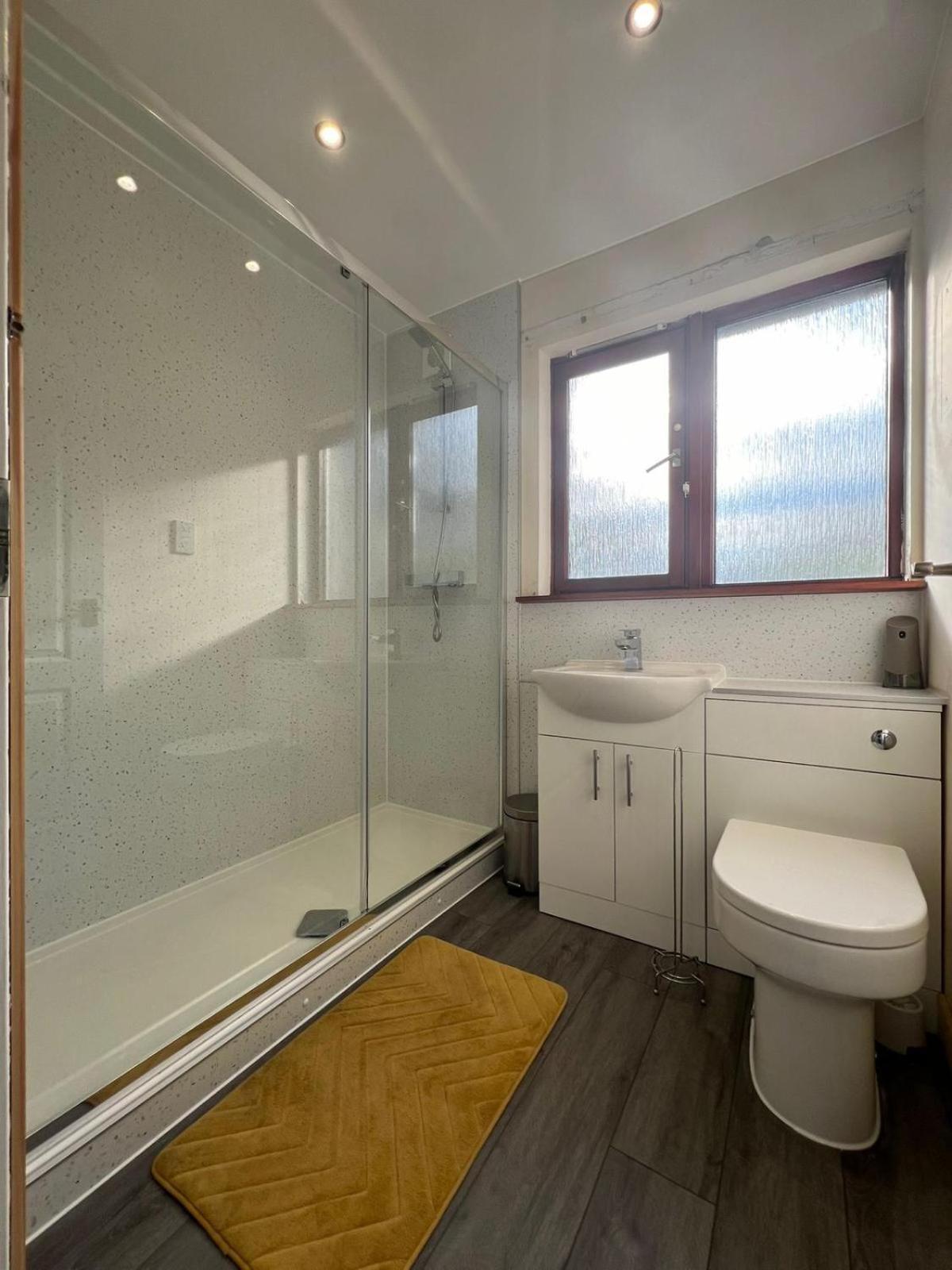 2 Bed City Centre Home Holburn Space Абърдийн Екстериор снимка